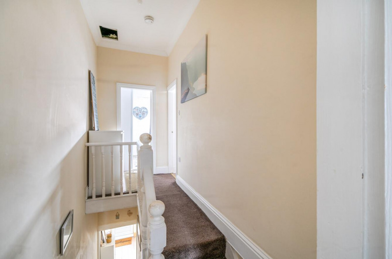 Property photo: Landing