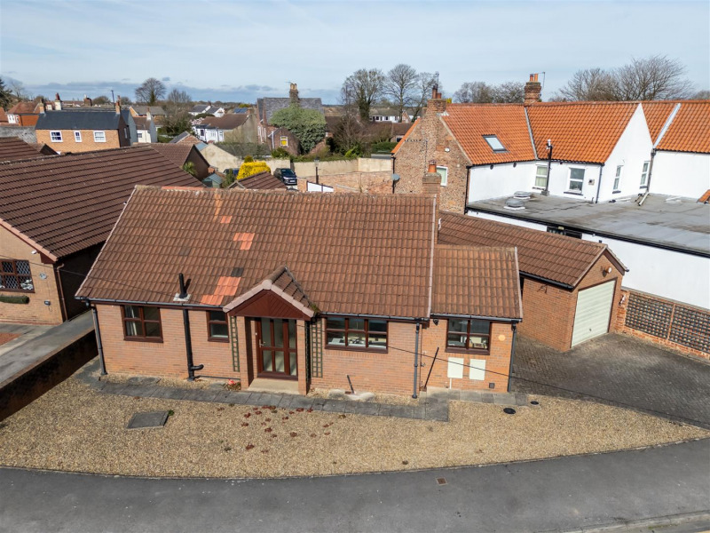 Property photo: manor farm close-17 (1).jpg