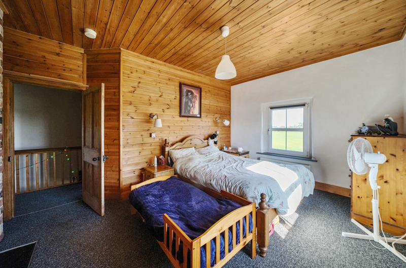 Property photo: 1289979-20-68276fef8088e-ARW..jpg
