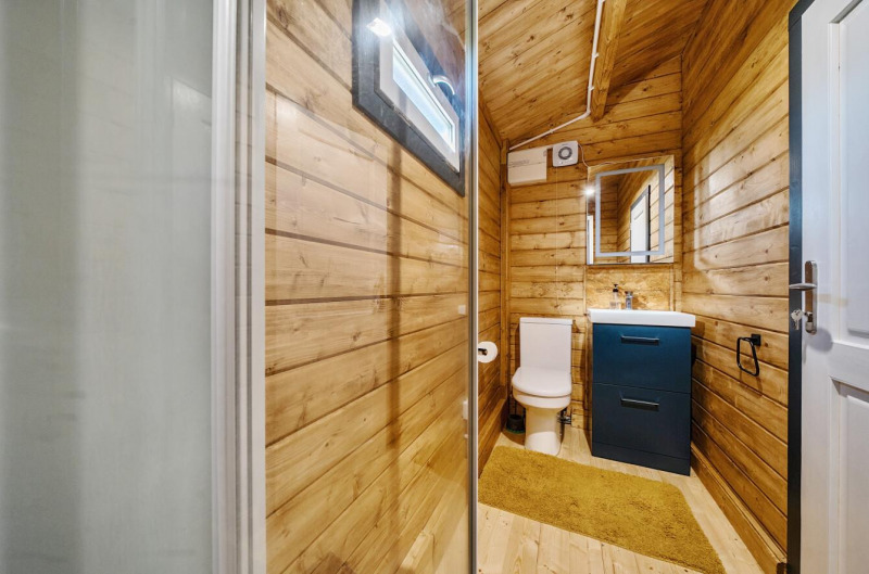 Property photo: 1289979-24-6827701bdf716-ARW..jpg