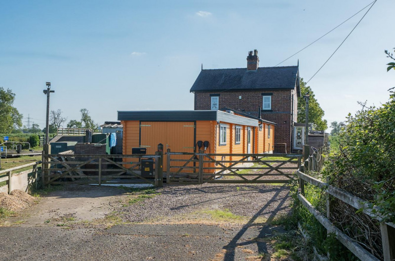Property photo: 1289979-1-68276e3f5eb97-ARW.jpg