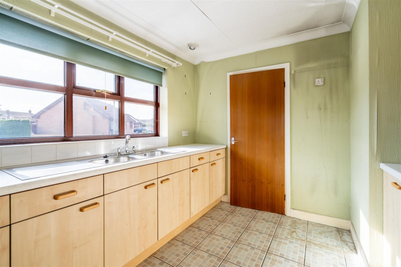 Property photo: manor farm close-10.jpg