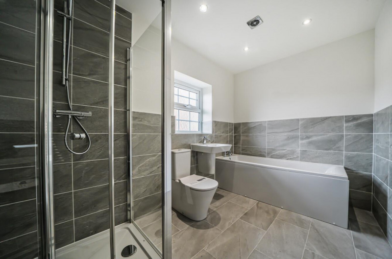 Property photo: cAWOOD bATHROOM.jpg
