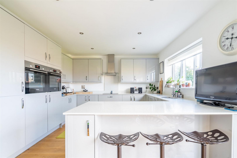 Property photo: Kitchen i.jpg